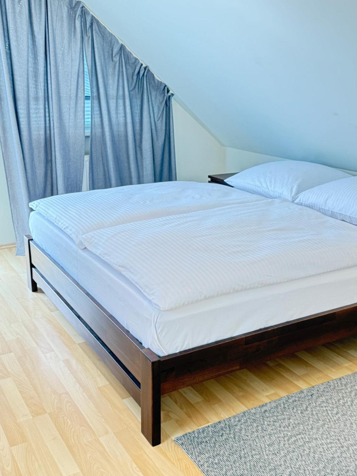 Diamondvilla, 4 Bedroom Apartment, Garden & * Prague