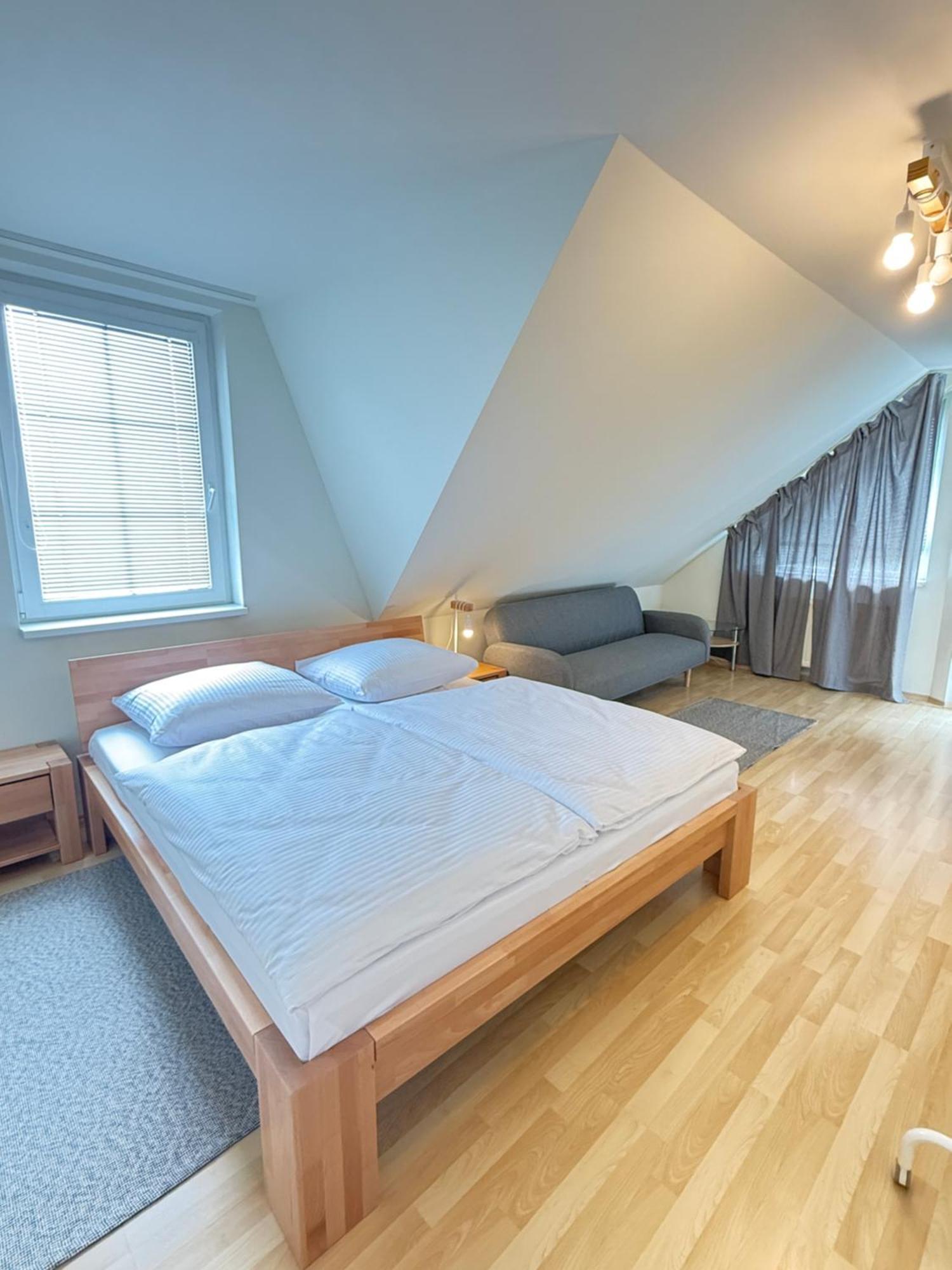 Diamondvilla, 4 Bedroom Apartment, Garden & Apartment *