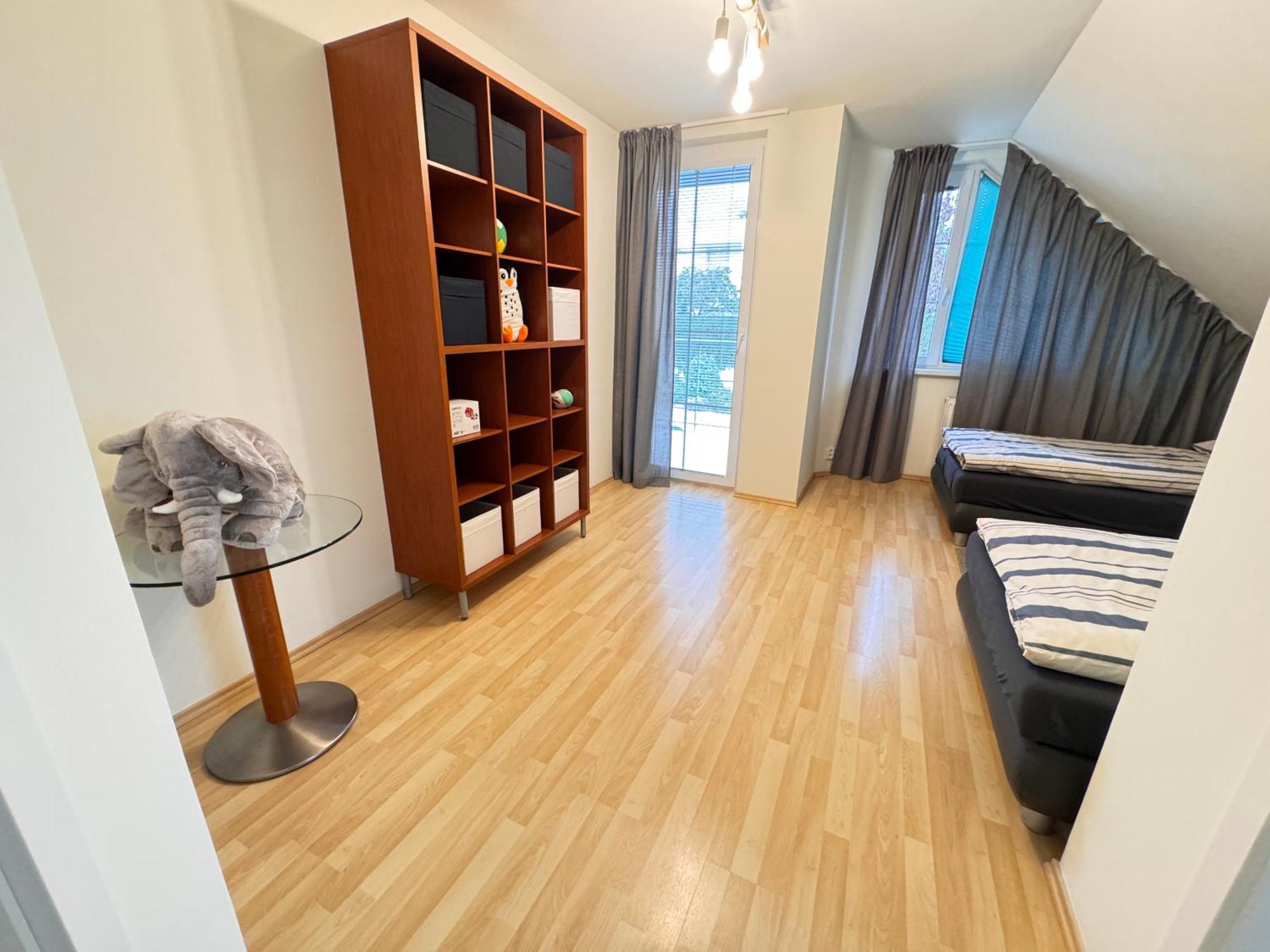 Apartamento Diamondvilla, 4 Bedroom Apartment, Garden & Praga